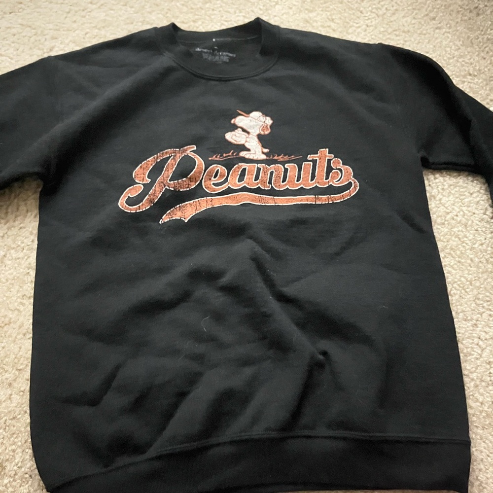 Urban outfitters peanuts crew neck!